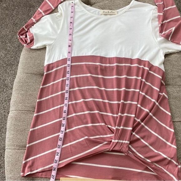 Color Block Twist Front Top - Picture 11 of 13